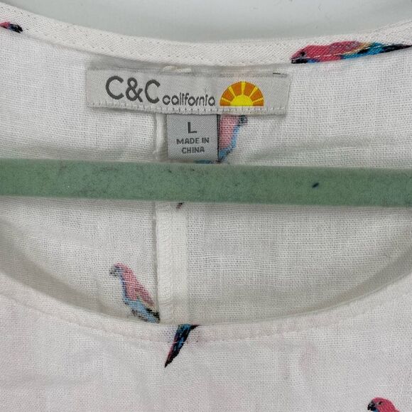 C&C California Cream Boxy Ruffled Linen Blend Parakeet Print Blouse size L - Picture 2 of 4